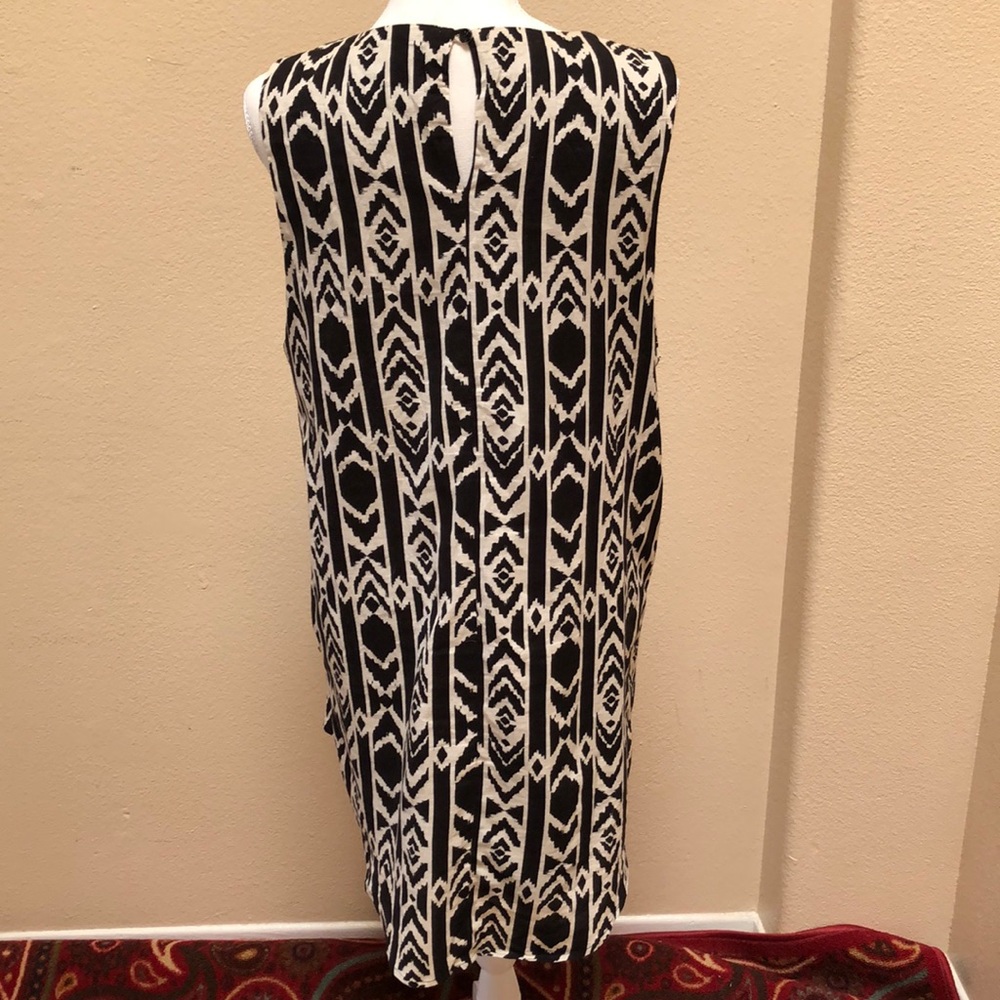 Dress - Picture 3 of 7